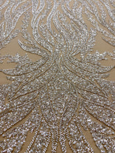 Dantela Couture Argintie pe Tulle Nude cu Panou, cu Perle, Margele si Paiete